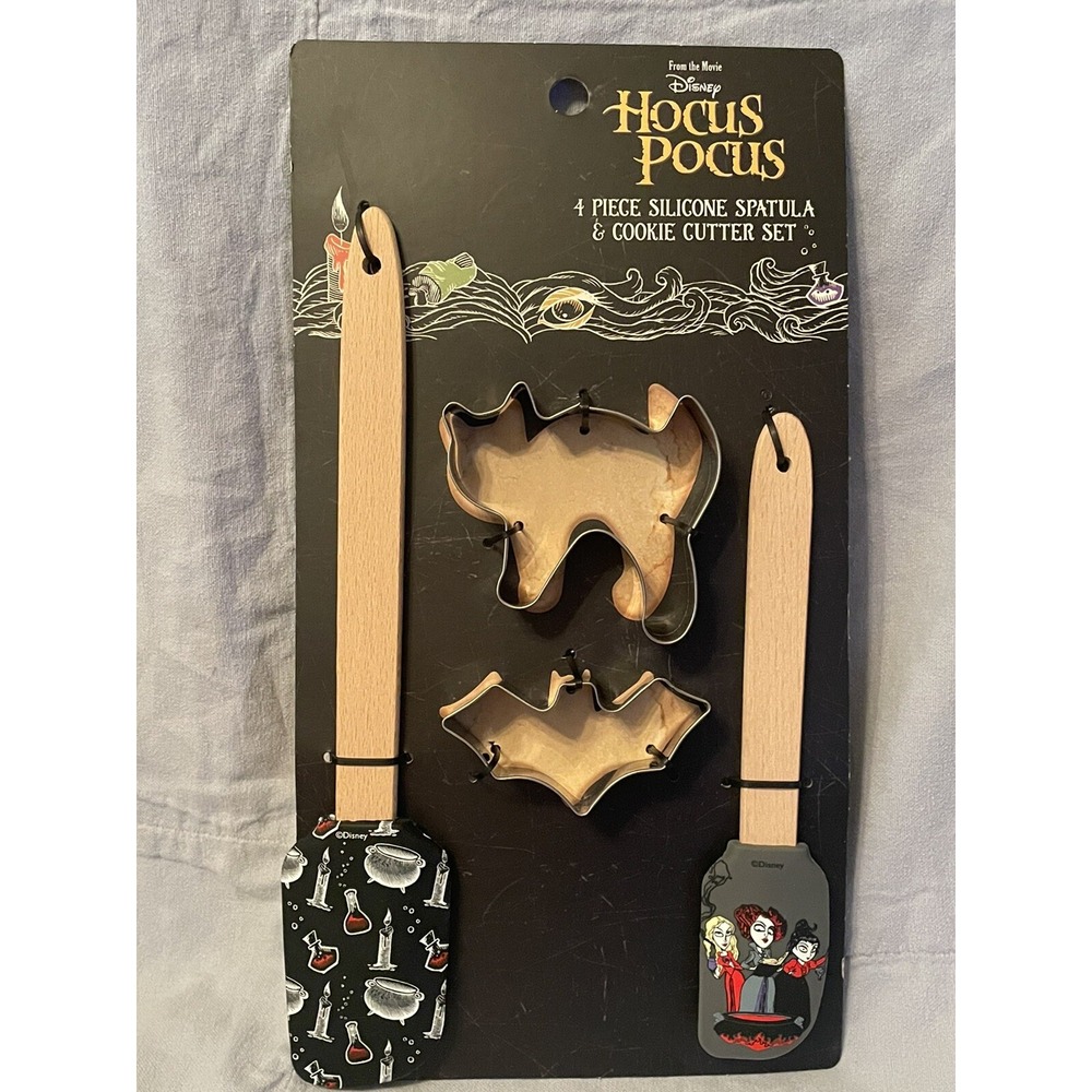 NEW Disney Hocus Pocus 4 Piece Silicone‎ Spatula & Cookie Cutter Set